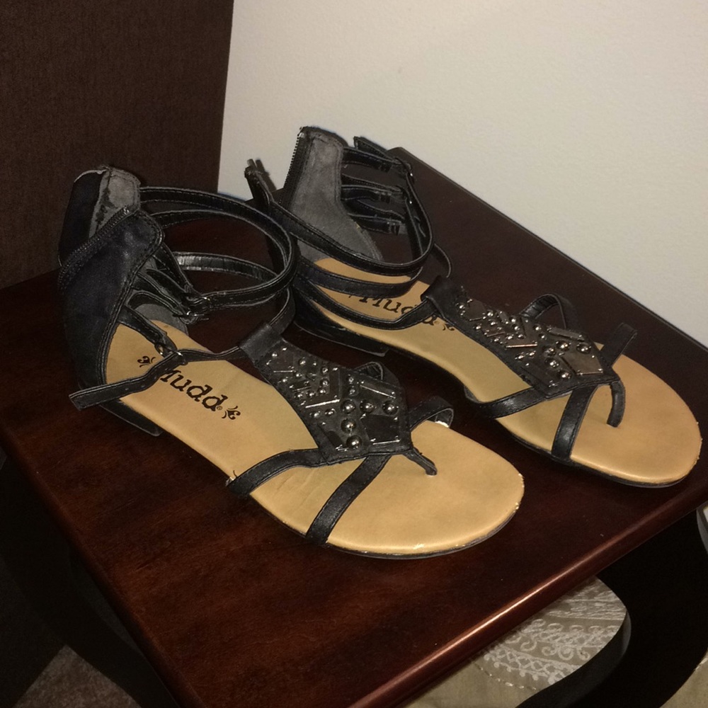 Mudd sandals